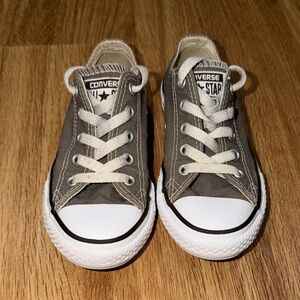 Converse Little Kids Sneakers in Gray and White